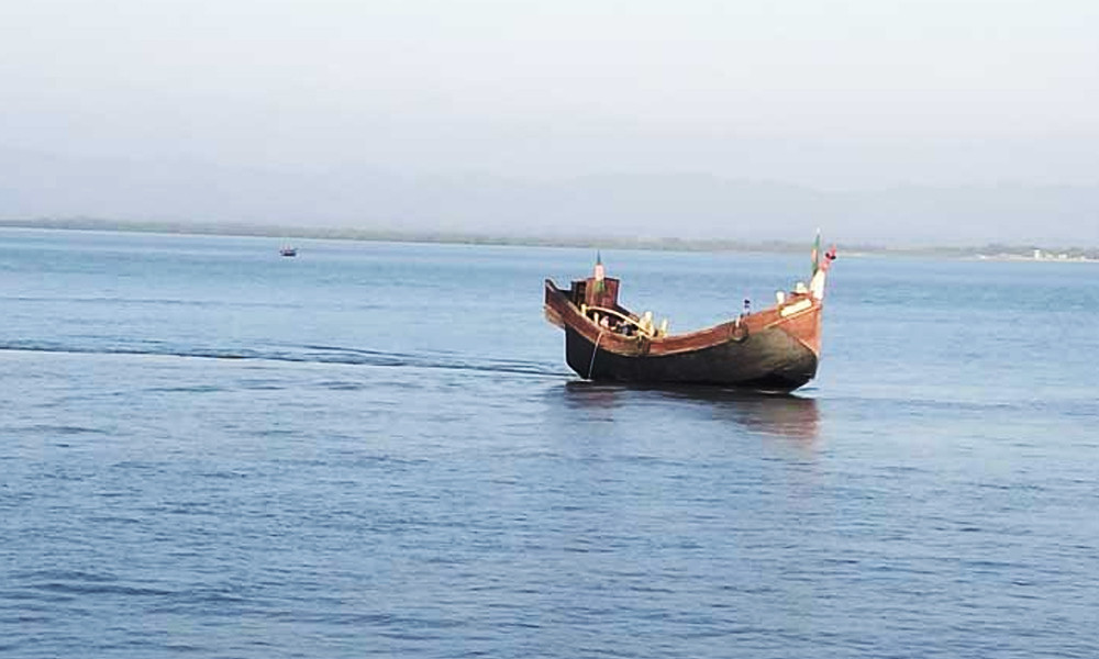 এবার বঙ্গোপসাগর থেকে ৫৬ জেলেকে ধরে নিয়ে গেল আরাকান আর্মি